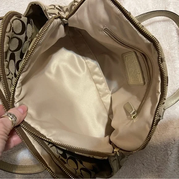 Coach purse - Picture 3 of 7